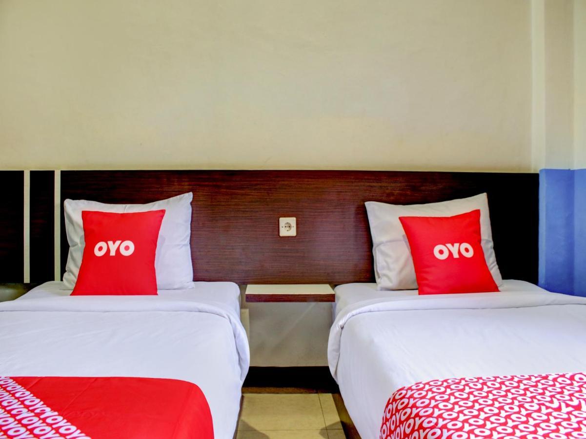 Oyo 90162 Remboelan Guest House Sungai Lutus Kültér fotó